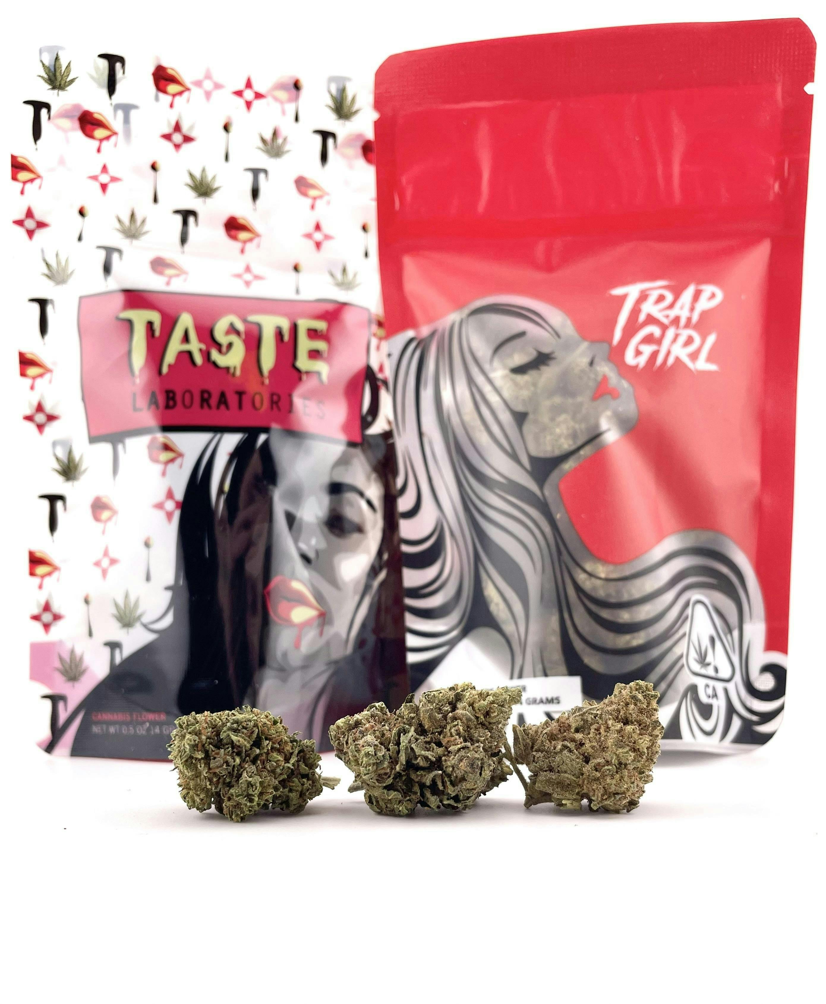 Trap Girl - Blue Cookies + Rolling Papers | Big Buds | 28g - 1