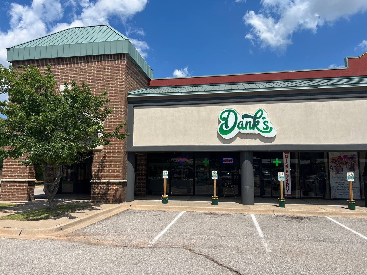 Dank's Wellness Emporium - Warwick listing banner