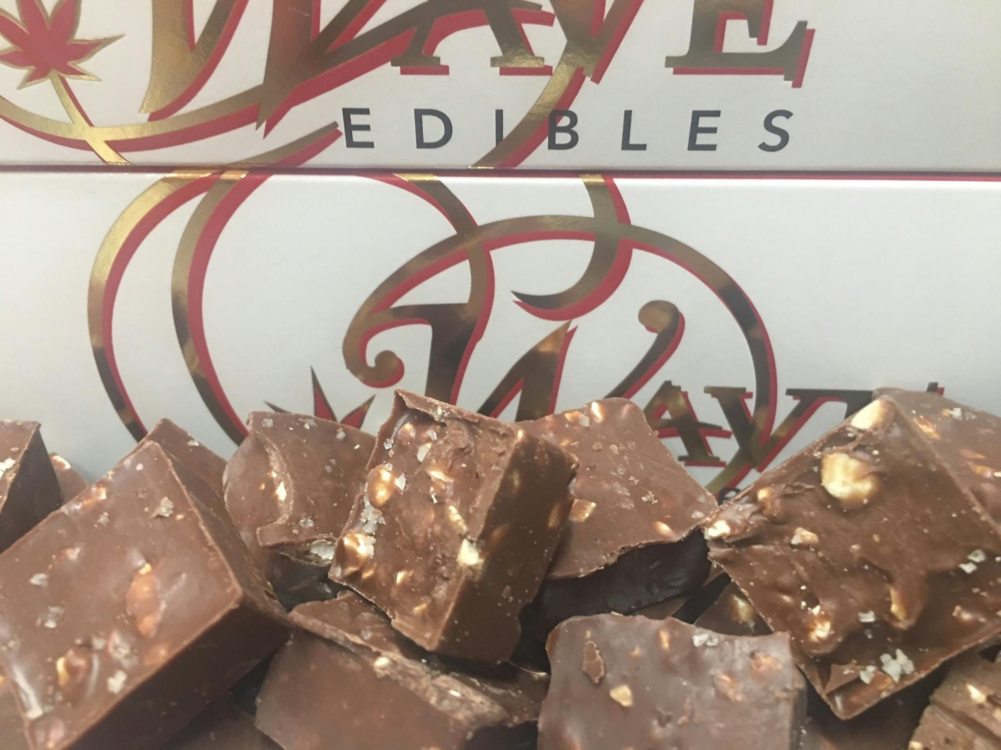 Wave Edibles - Milk Chocolate Happy Peanuts 100mg (10pk) - 1