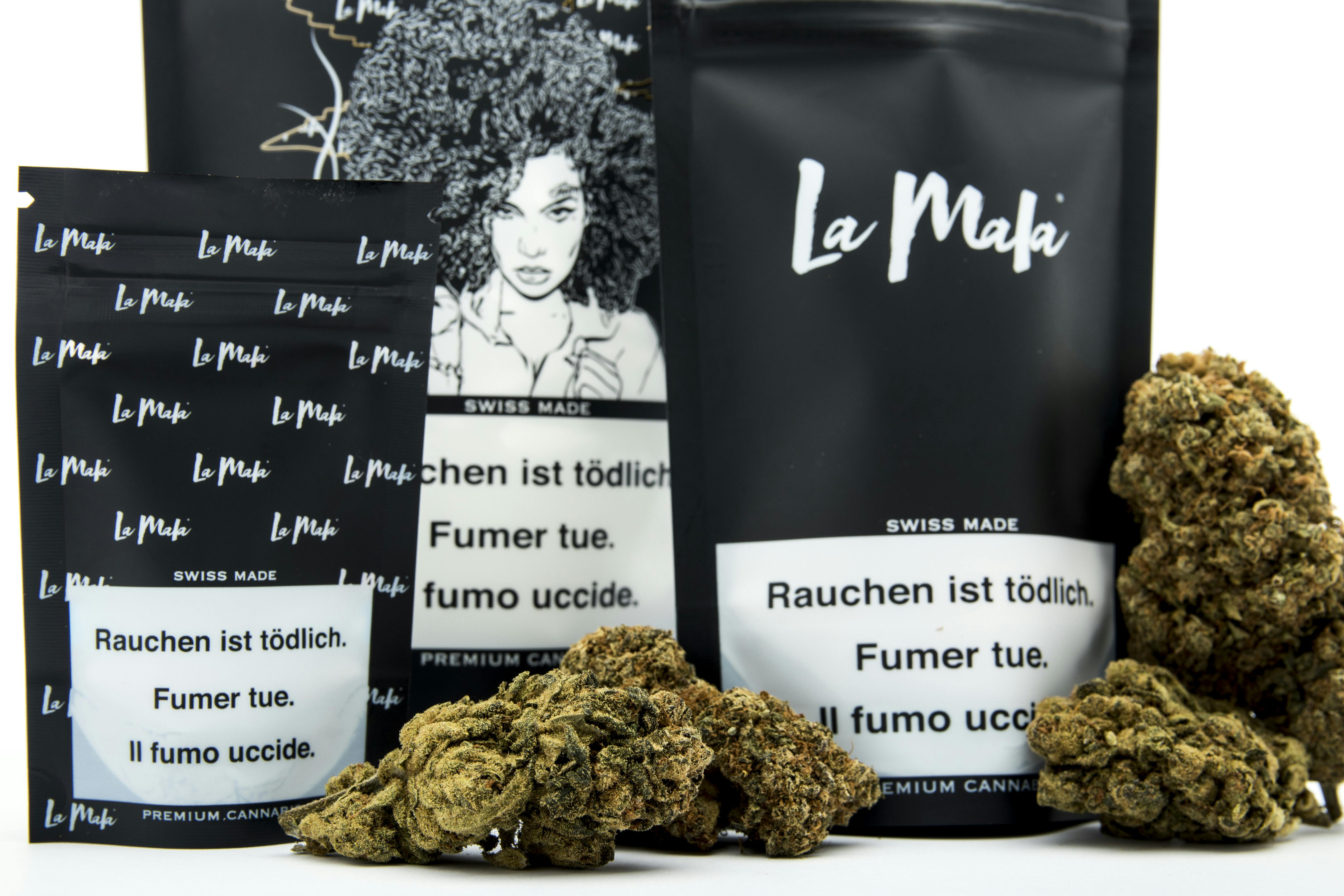 La Mala - Golden Hill - 1