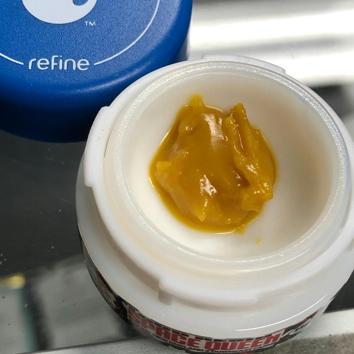 Refine New England (Medical) - Space Queen Loud Resin - 1