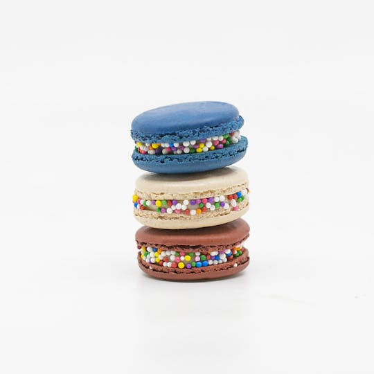 Hervé - Celebration Birthday Cake Macarons | Herve - 1