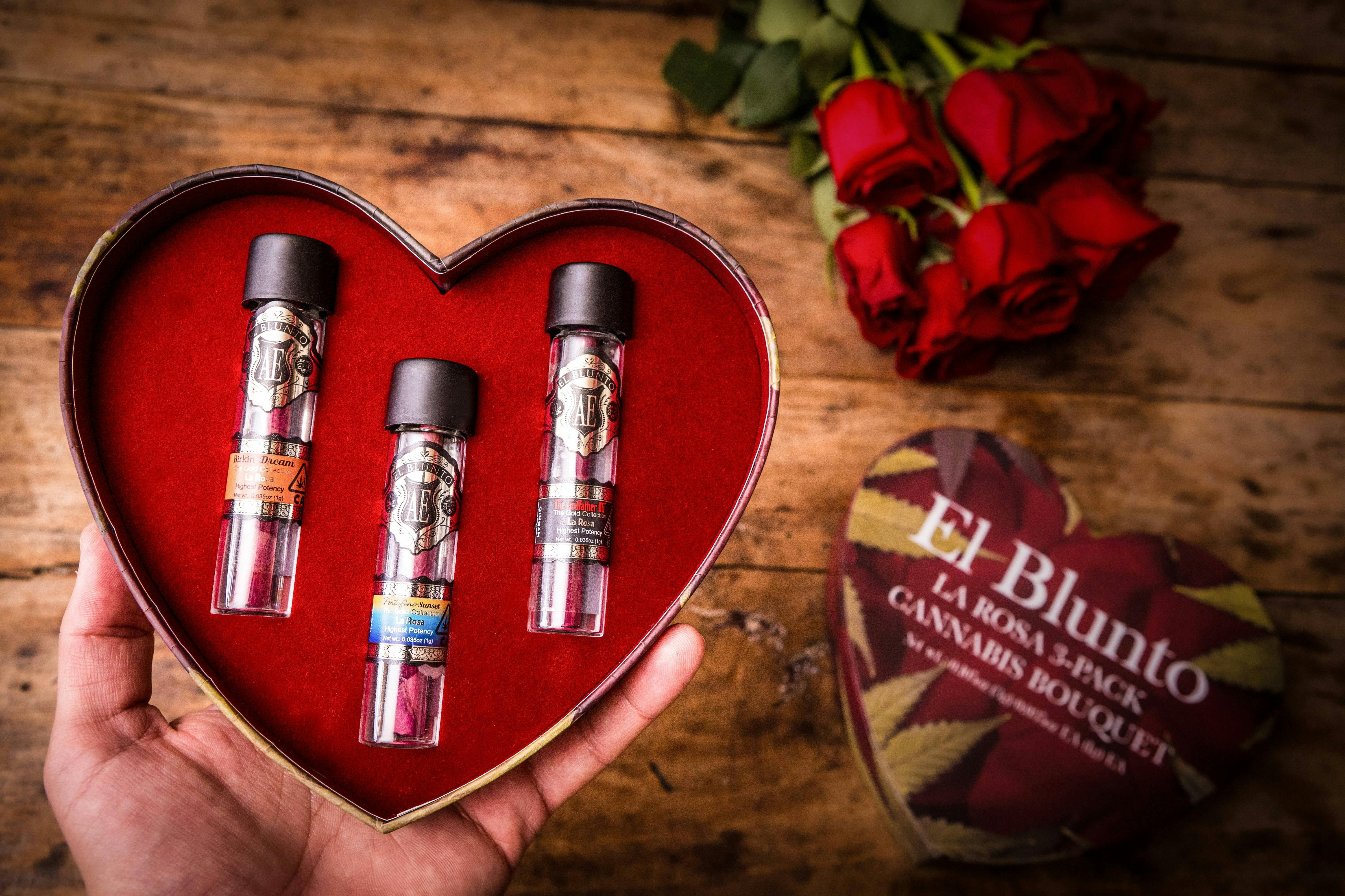 El Blunto by Albert Einstone's - El Blunto La Rosas 3-Pack - Heart Shaped Box - 3 x 1G [Rose Joints] - 1