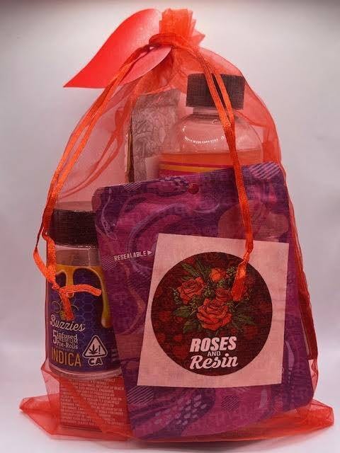 Rio Vista Farms - Brand - Roses and Resin Bundle - 1