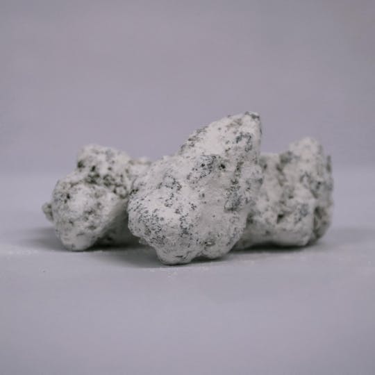 Fresh Canna - Strawberry - Snow Caps Smalls - 1