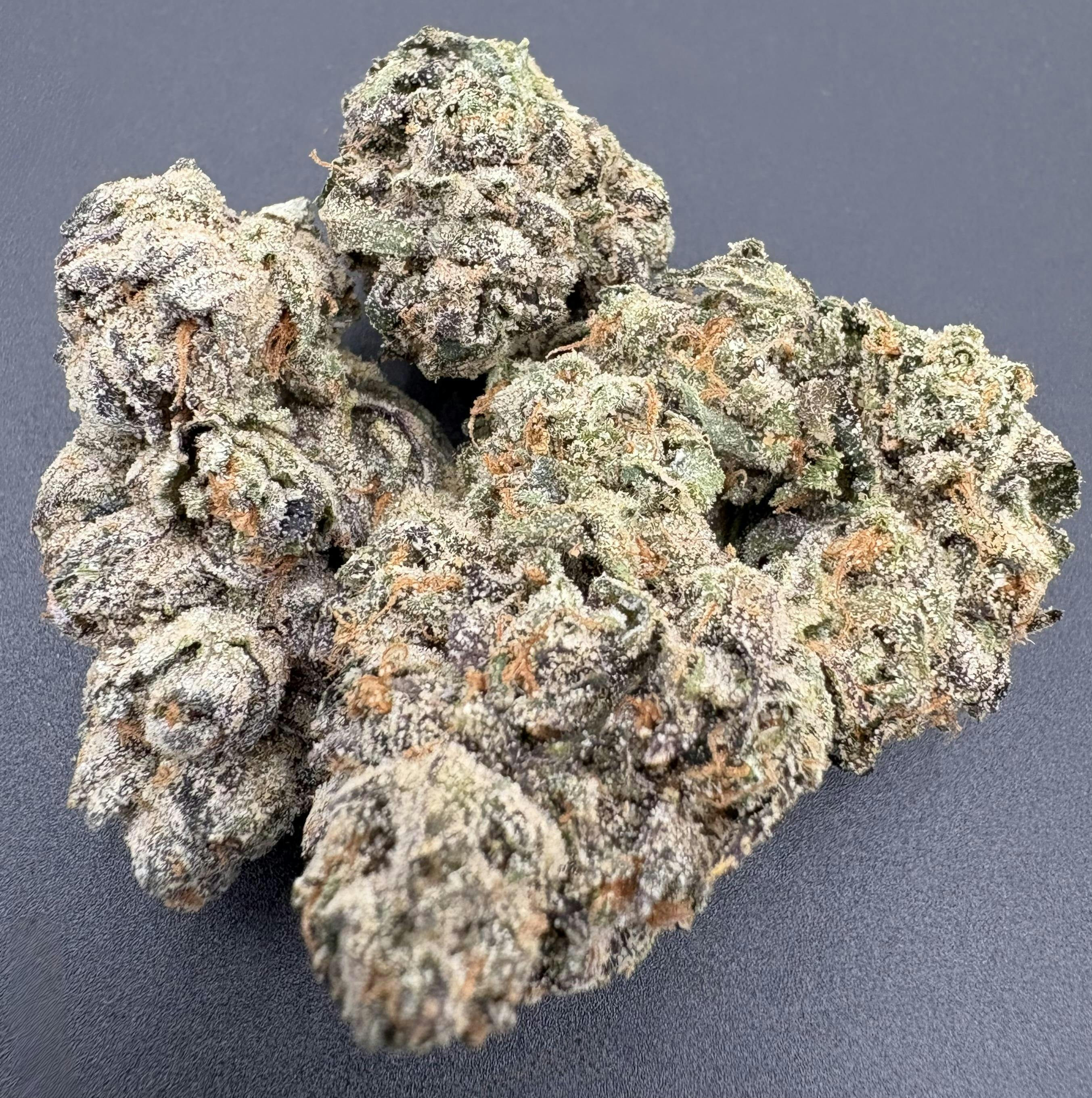 Hoodview Cannabis - Flying High | Rose Gold Runtz Flower - 1