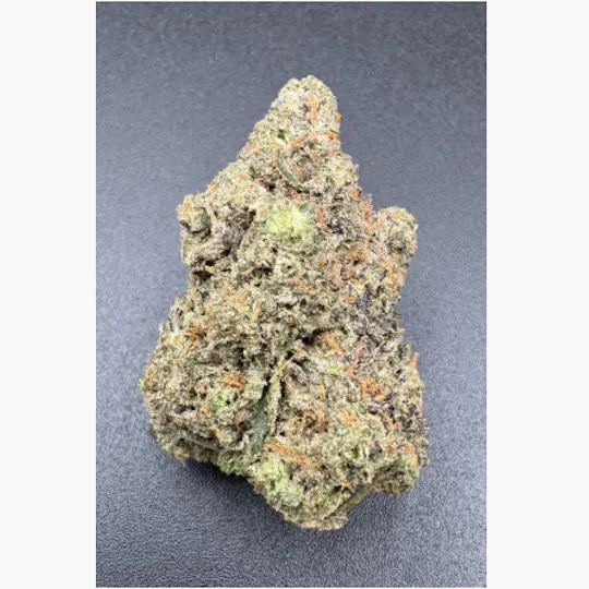 Hoodview Cannabis - Gross Tonnage | Apples And Bananas Flower - 1