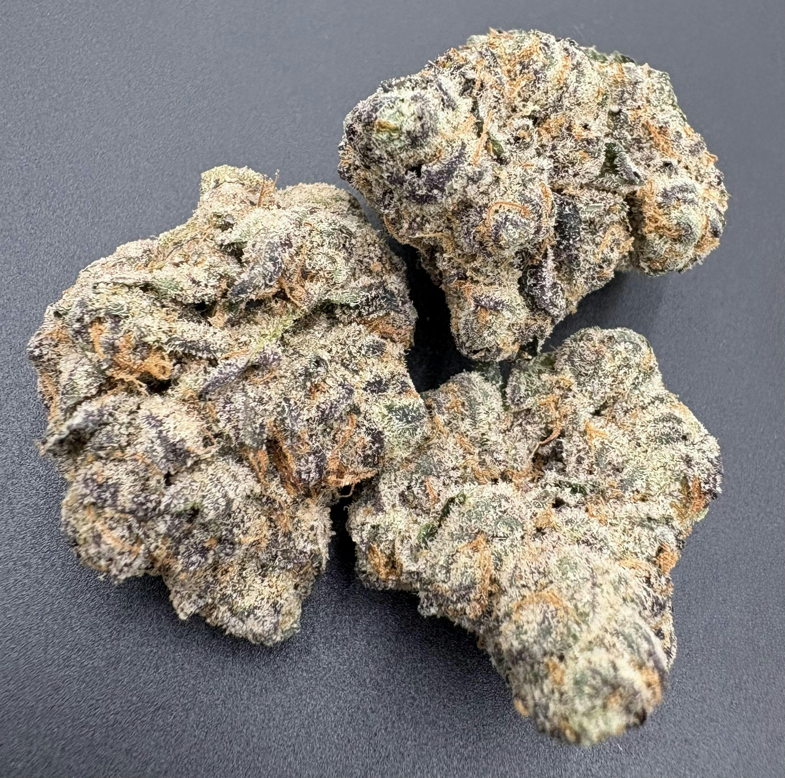 Hoodview Cannabis - Legacy | Drippin Aint Easy Flower - 1