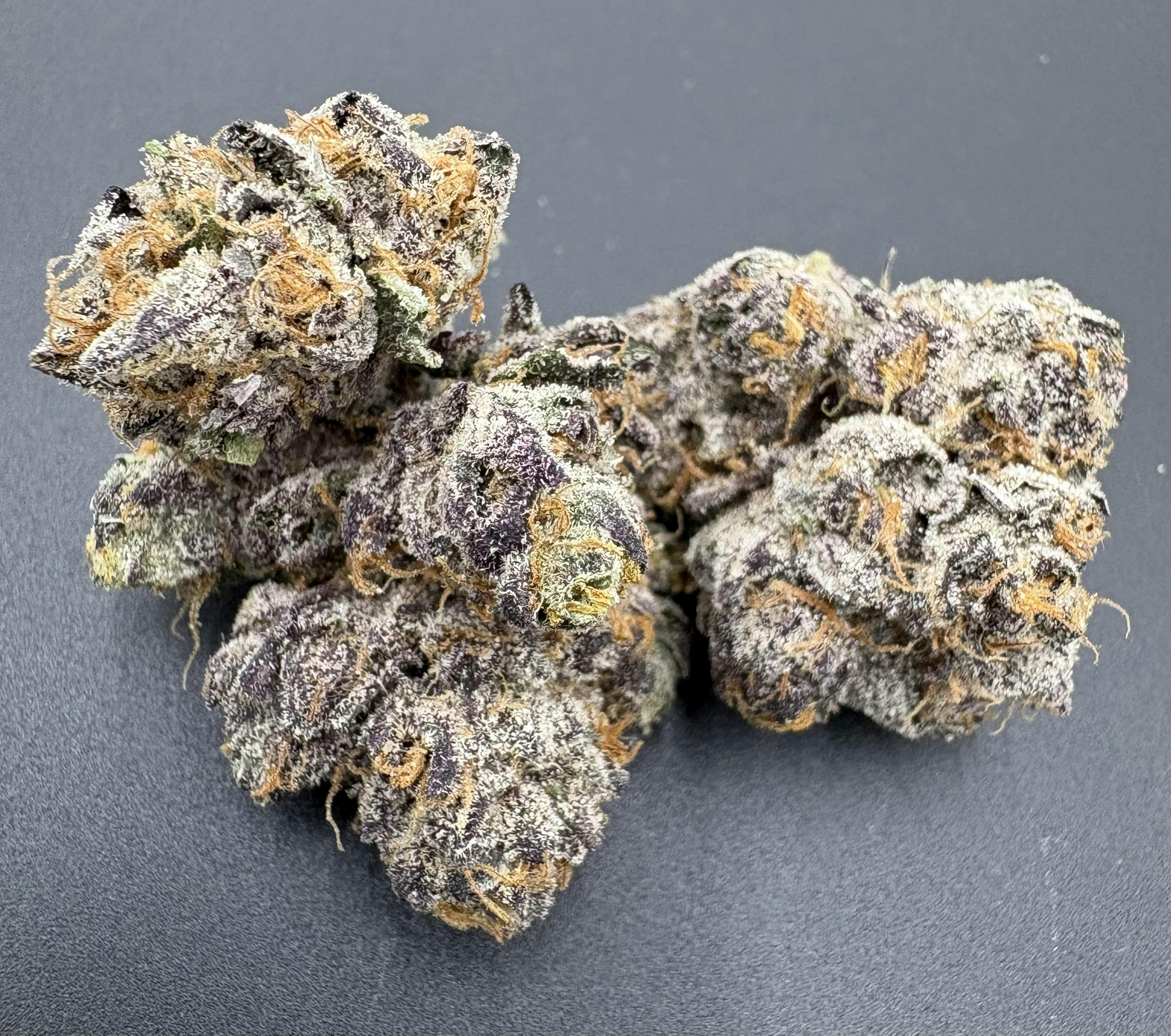 Hoodview Cannabis - Legacy | After Dark Flower - 1