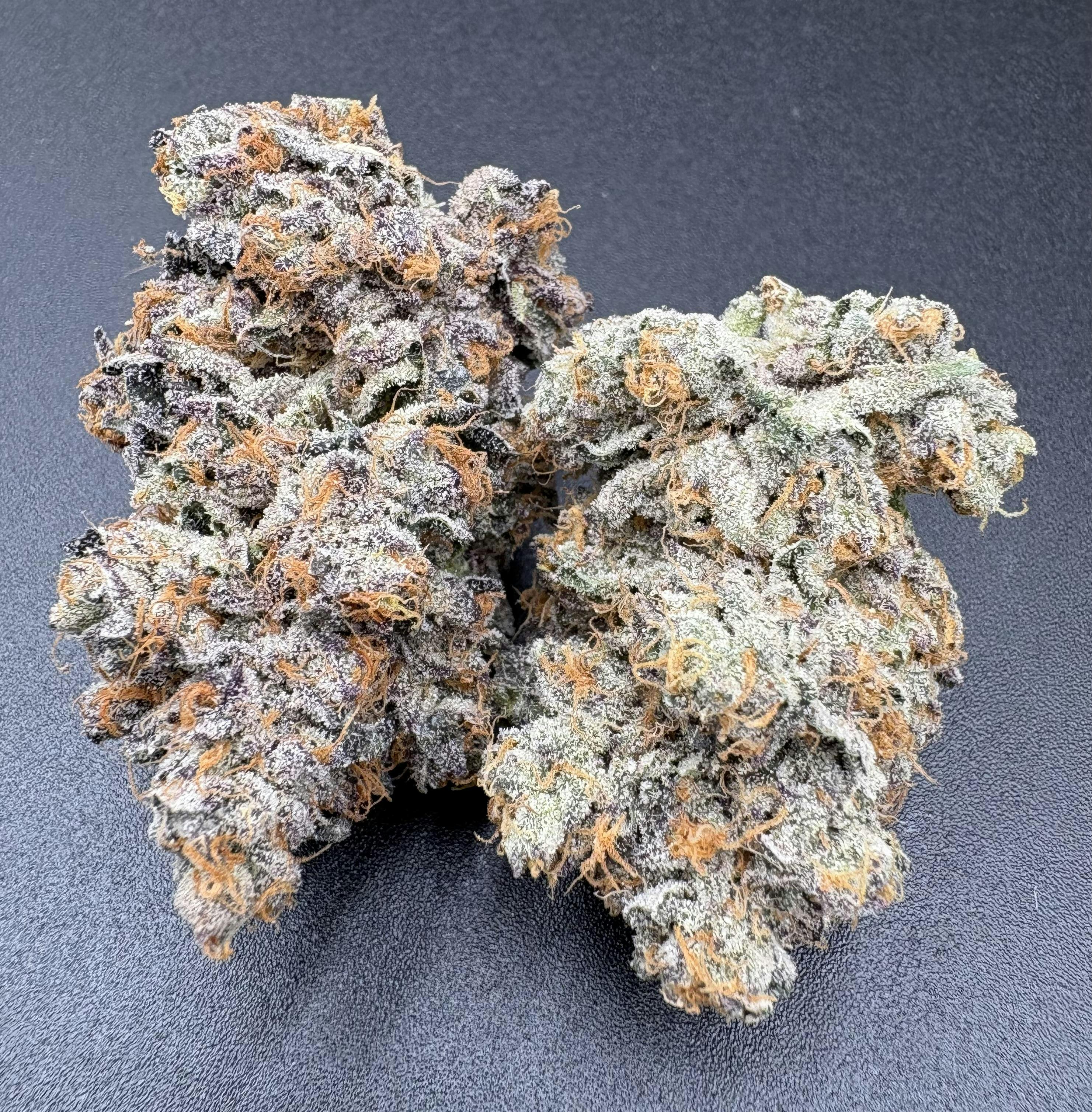 Hoodview Cannabis - Legacy | Event Horizon Flower - 1