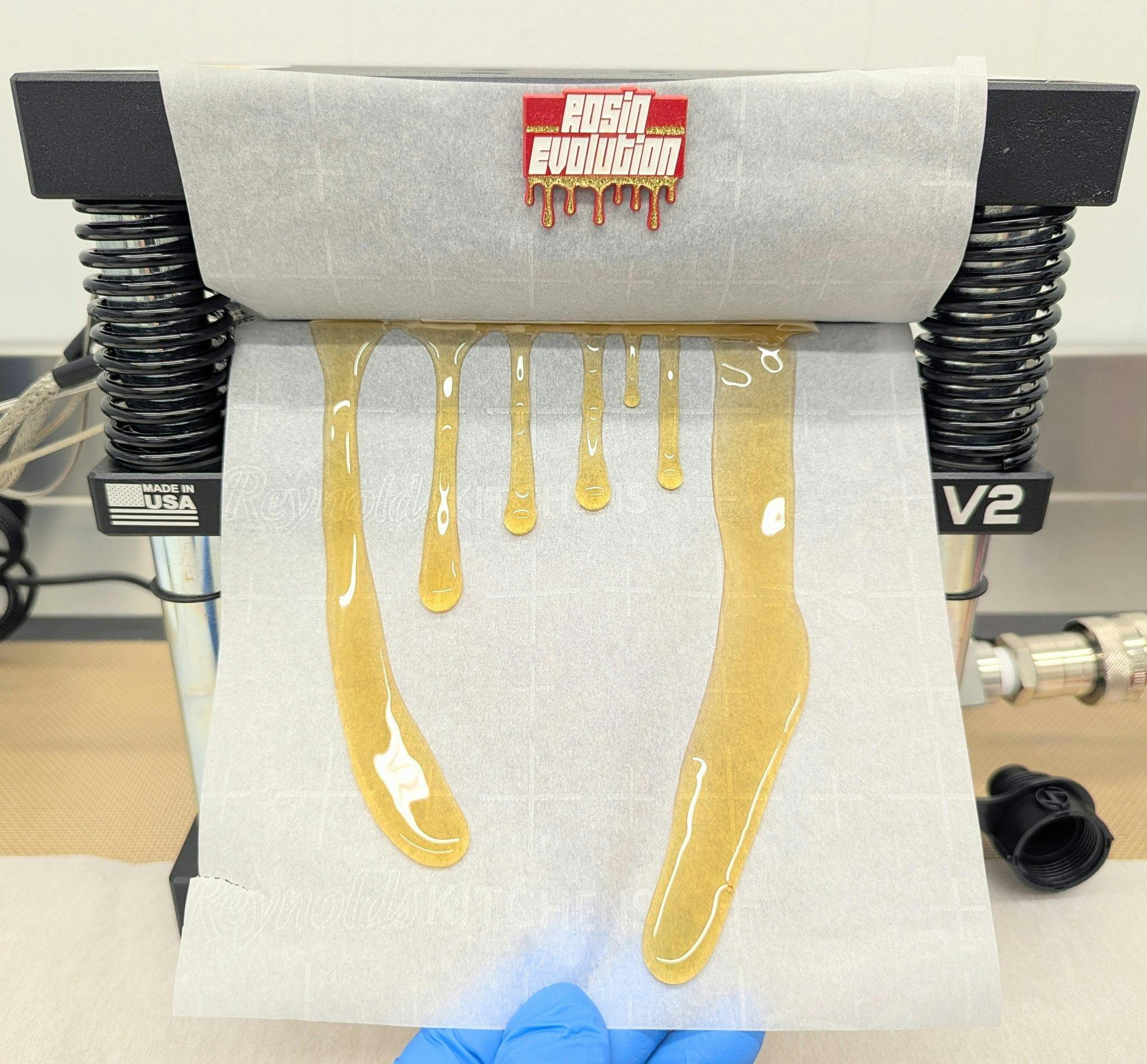 HIgh Top - First Class Funk | Solventless | Live Rosin | 1g - 1