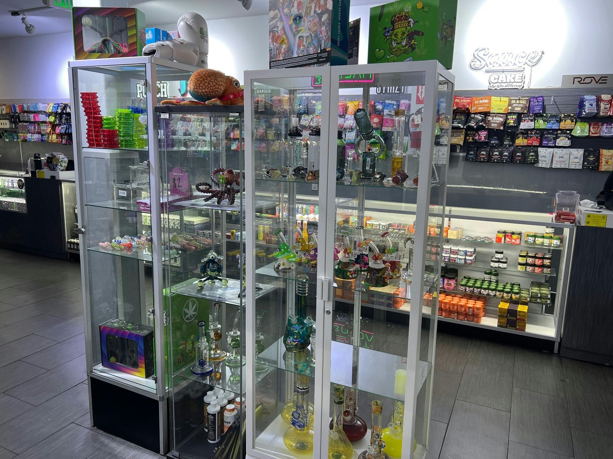 Red Moon Delivery - Delivery Listing - Photo 1