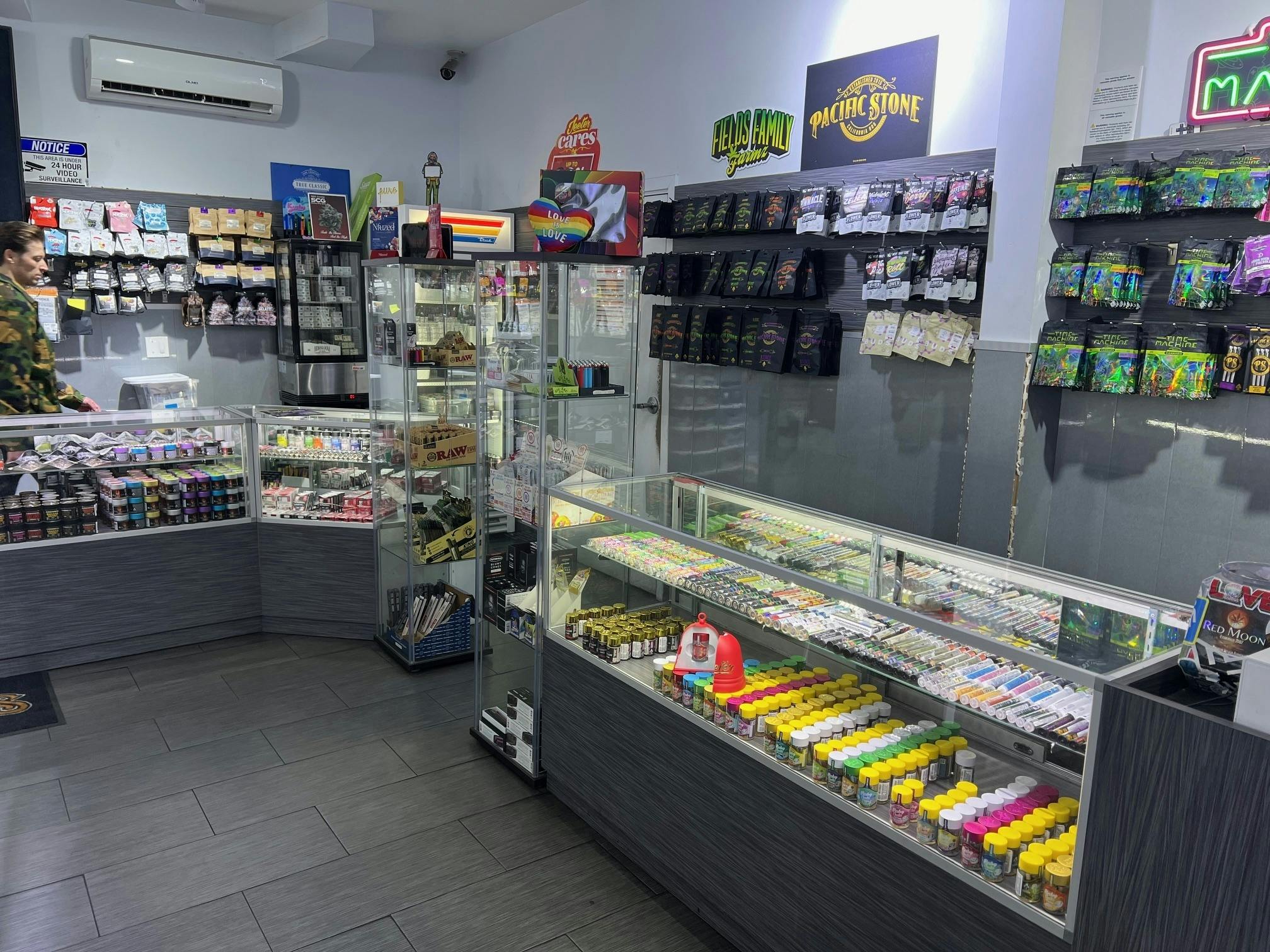 Red Moon - Delivery Listing - Photo 3