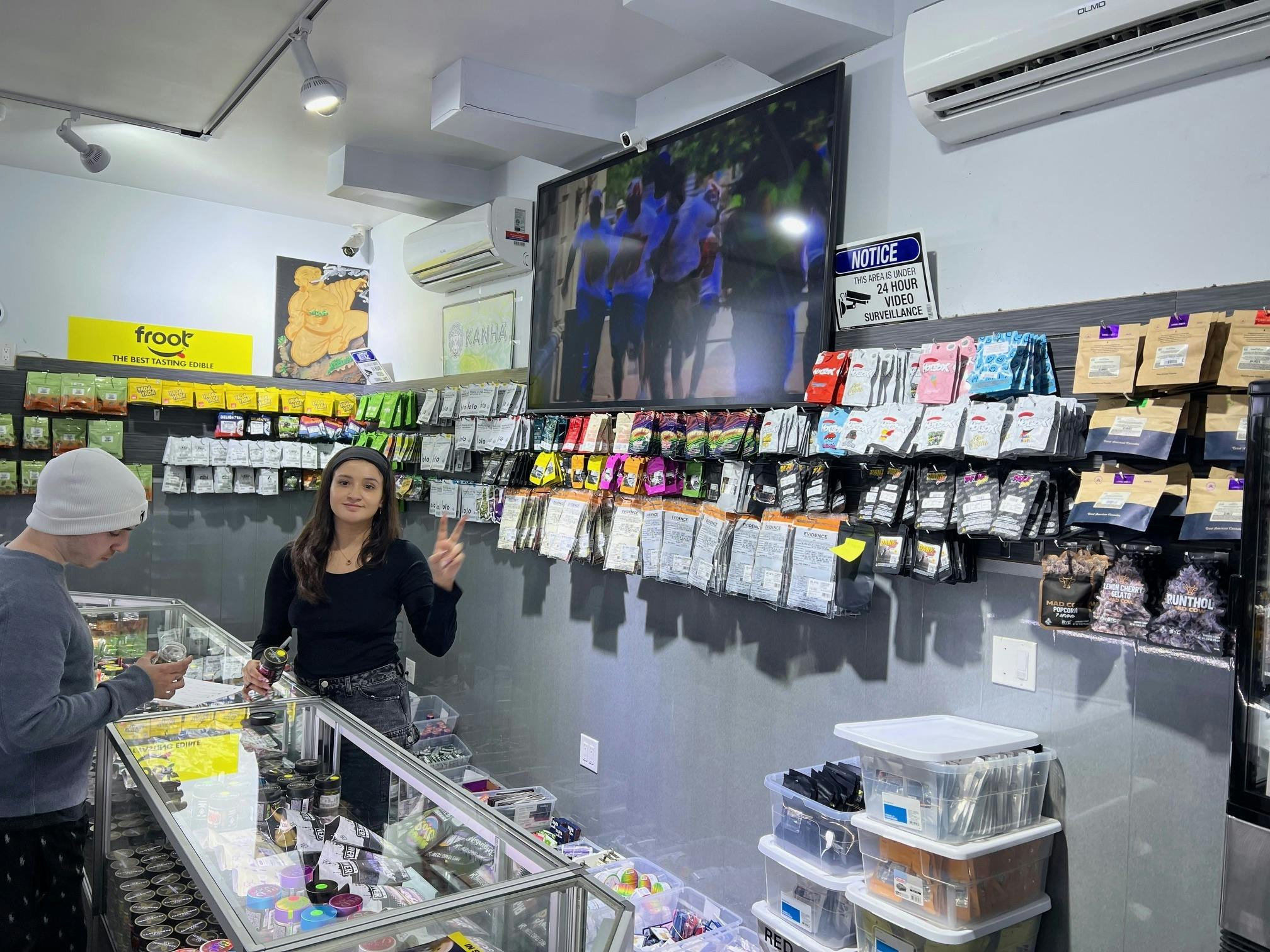 Red Moon - Delivery Listing - Photo 2