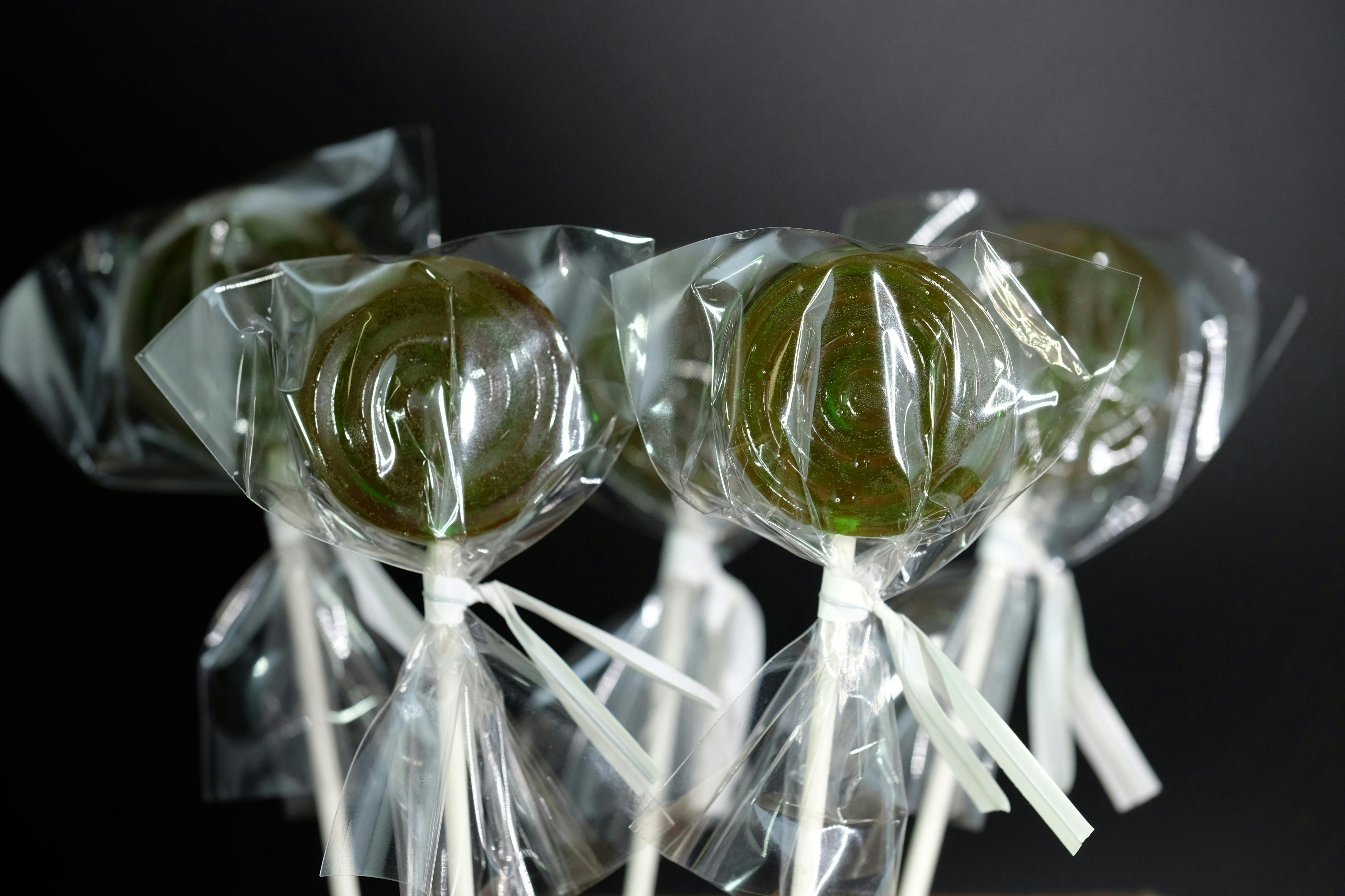 Marks Organix - 100mg Caramel Green Apple Lollipop - 1