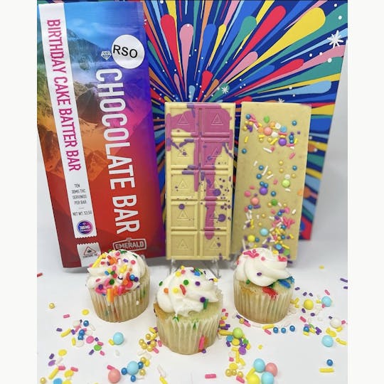 Emerald Elevation Cannabis Co - 300mg Full Spectrum, Birthday Cake Batter Chocolate Bar - 1