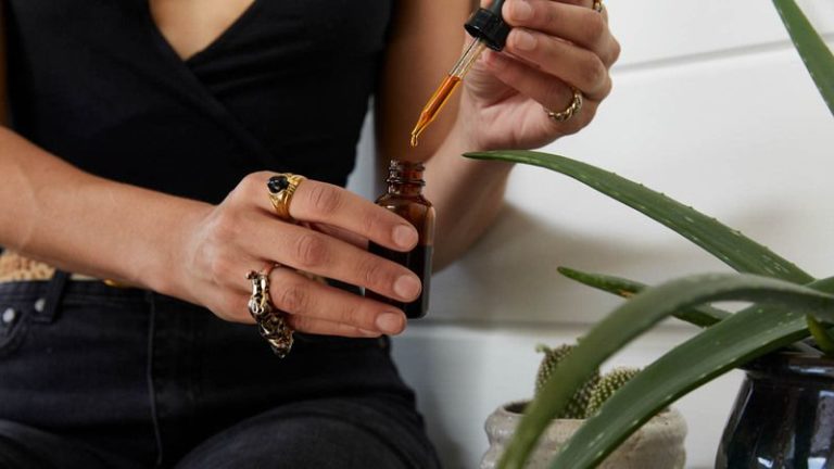 using tincture dropper bottle
