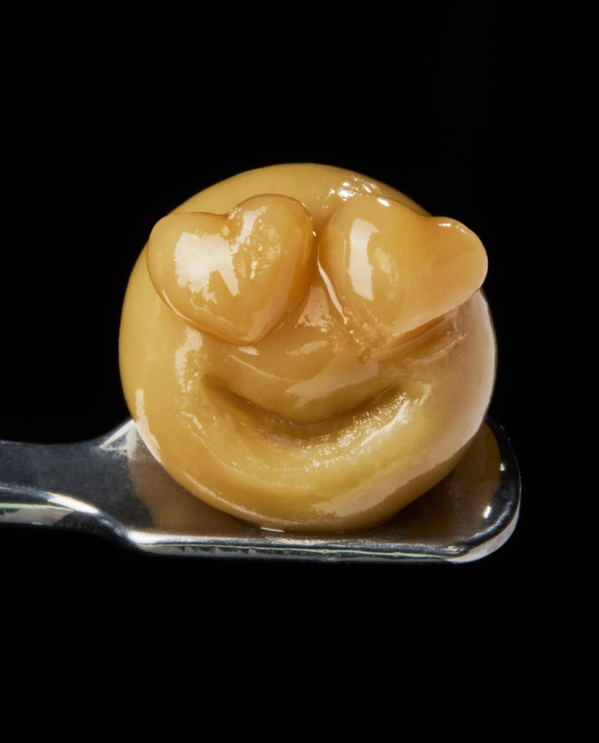 Dab of Rosin with hart shaped eyes on tool