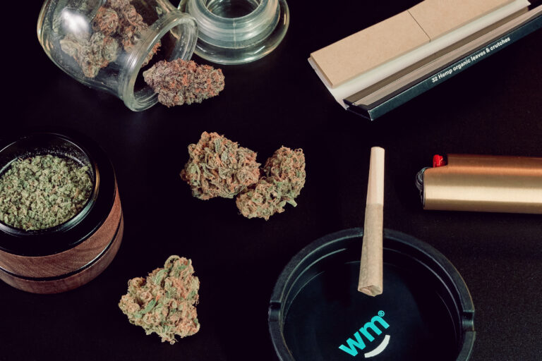 Rolling tray with bud and joint