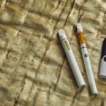 Live resin and distillate vape cartridges