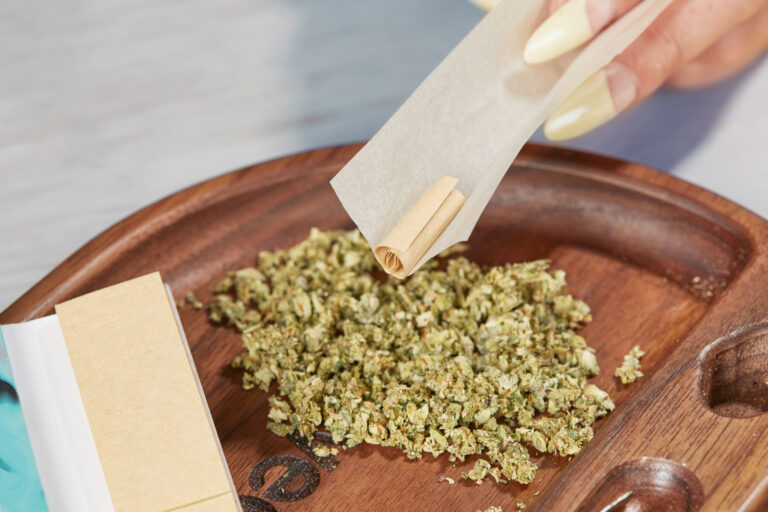cannabis and rolling papers