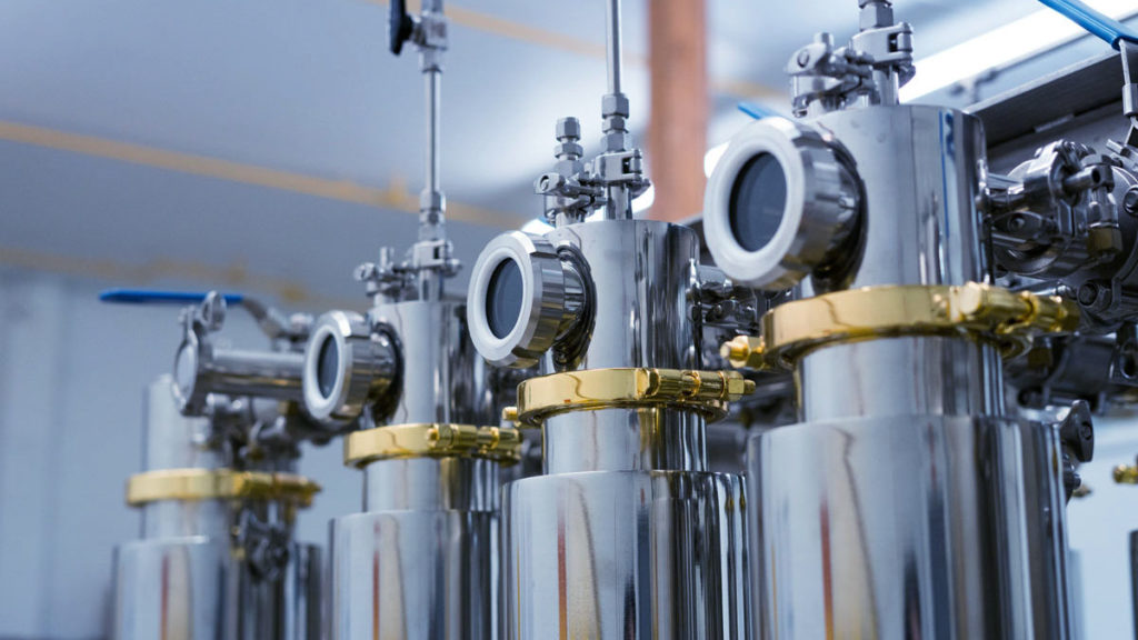 Closed loop cannabis extraction machine